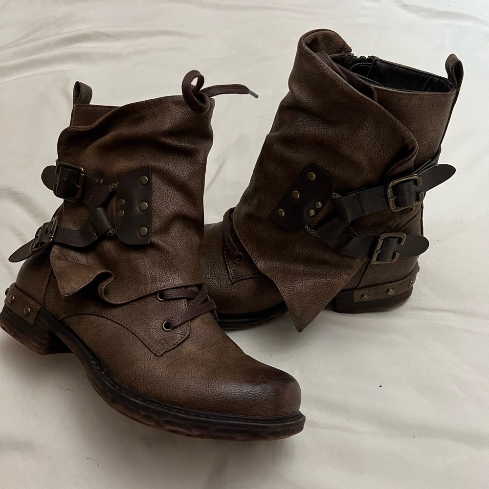 Womens Rieker ankle boots. Size US8 (39)